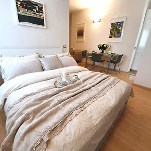 https://corso-vercelli-apartment-milan.italymilanhotels.net